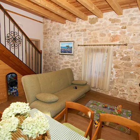Holiday home Dalmatian Stone House