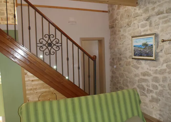 Dalmatian Stone House קראפן