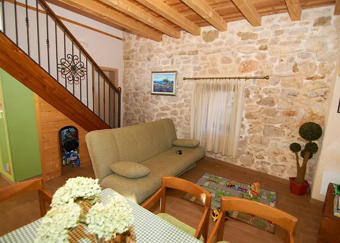 בית נופש Dalmatian Stone House