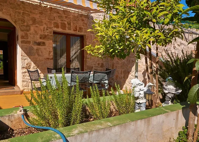 בית נופש Dalmatian Stone House