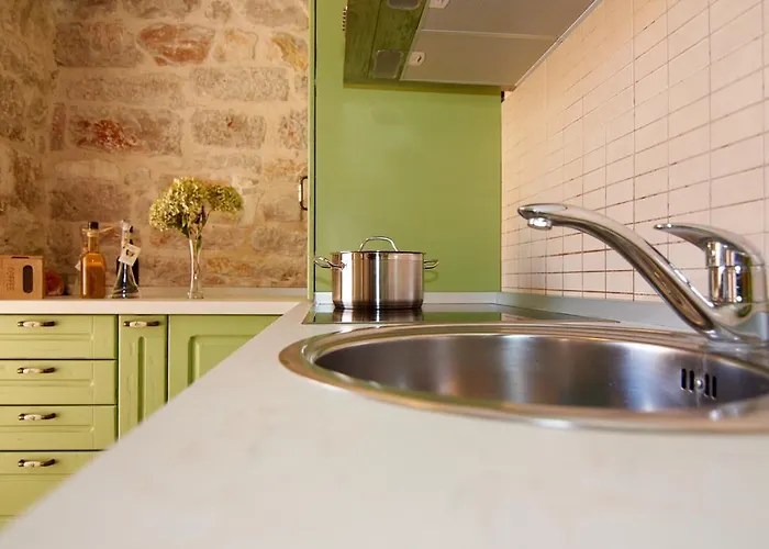 בית נופש Dalmatian Stone House *