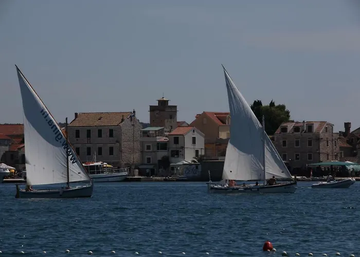 Dalmatian Stone House בית נופש